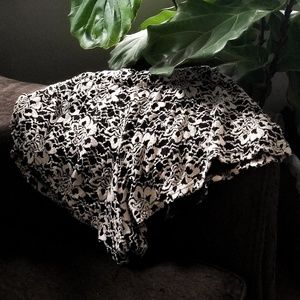 Brandy Melville Black and White Ruffle Shorts